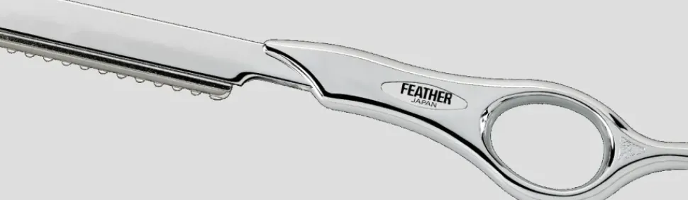 Feather Razor Short Silver